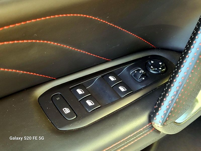 Peugeot 308 eHDi GT Line*SERV.KNIHA ROZVOD - fotka 42 z 45