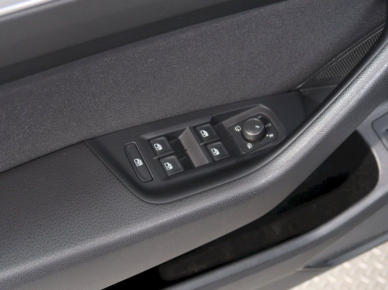 Volkswagen Passat (2022) BUSINESS 1.5TSI EVO 110KW - fotka 37 z 39