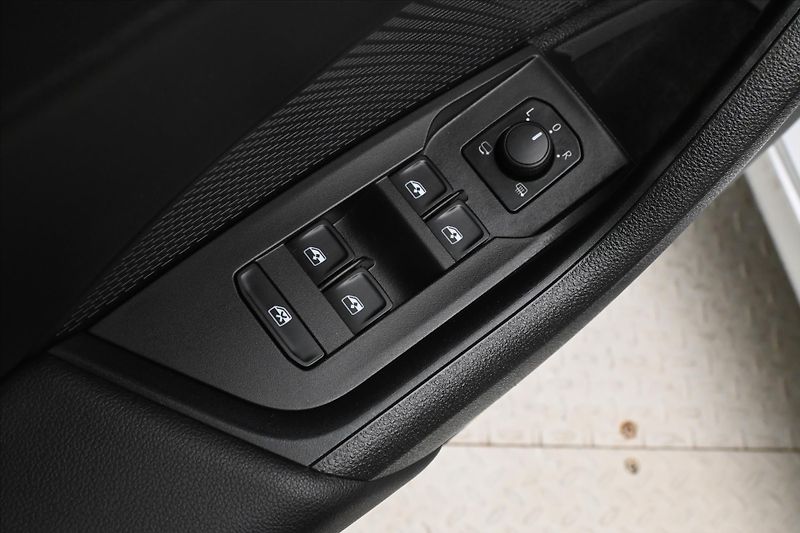 Škoda Octavia 2,0 TDI 110 kW DSG Clever Záru - fotka 25 z 30