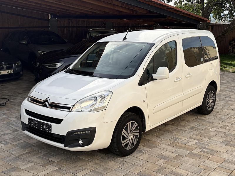 Citroën Berlingo (2019) Electric, park. kamera, klima - fotka 1 z 11