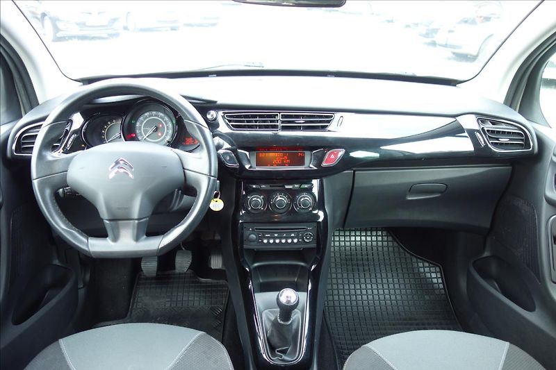 Citroën C3 1,4 i, ČR, SERV.KN., CHROM. - fotka 15 z 32