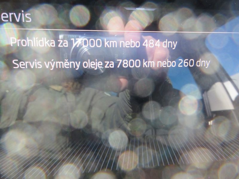 Škoda Karoq SELECTION 2.0 TDI  CR 85 - fotka 13 z 20
