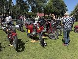 Návštěvníci akce mohli obdivovat kolem 140 historických automobilů, motorek i traktorů.