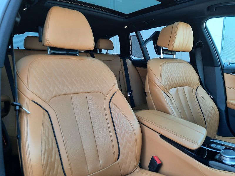 BMW Řada 5 (2020) M550d xDrive Touring - fotka 15 z 15