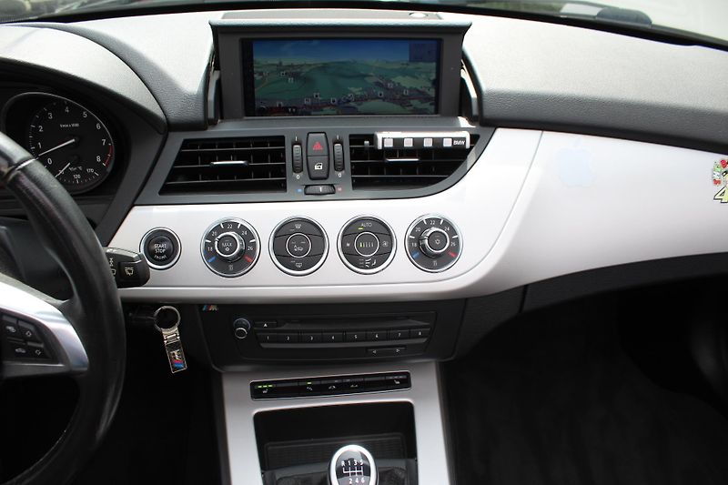 BMW Z4 sDrive23i - fotka 5 z 21