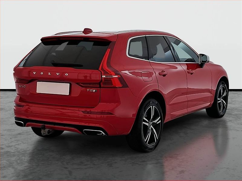 Volvo XC60 (2018) R-Design T5 AWD - fotka 5 z 21