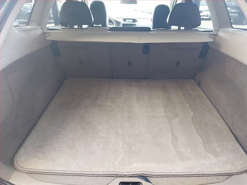 Volvo XC60 (2010) D5, 4X4, Automat, Xenony - fotka 13 z 18