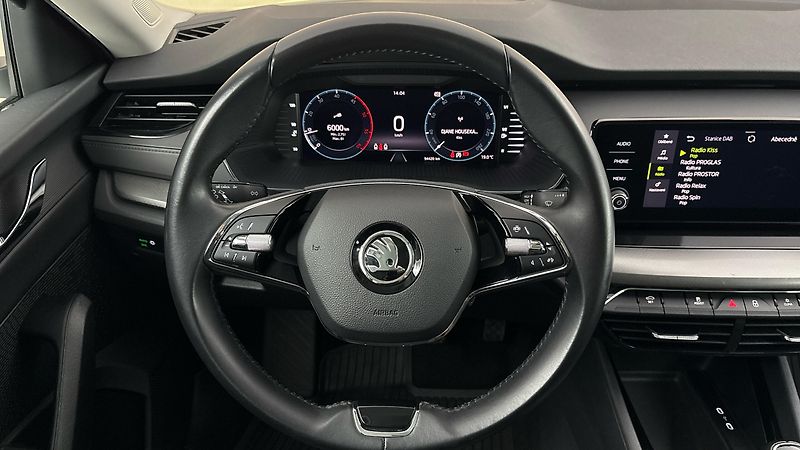 Škoda Octavia 2.0 TDI Ambition Combi - fotka 9 z 24