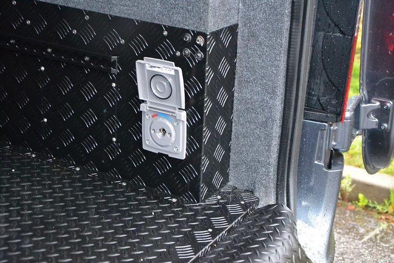 Mercedes-Benz Sprinter Sprinter 319  Camper V6 4x4 - fotka 29 z 86