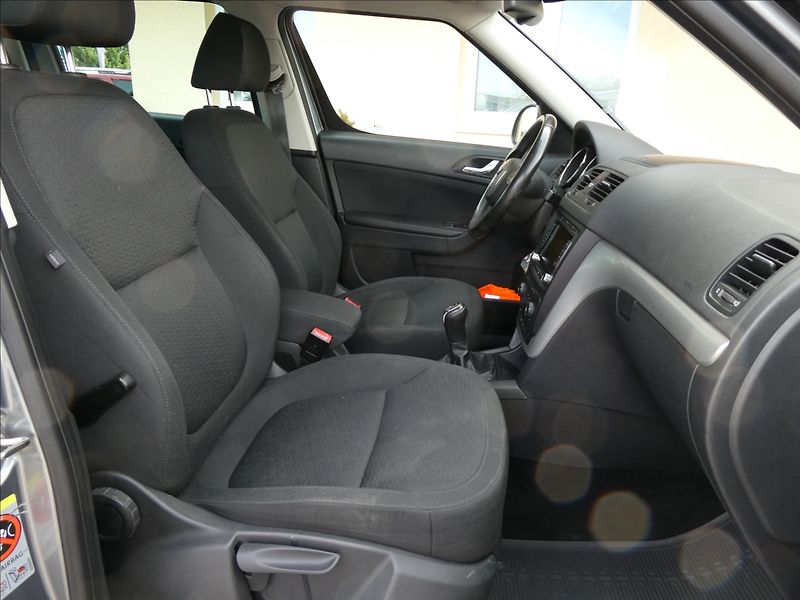 Škoda Yeti 1,8 TSI 118 kW Experience 4x4 - fotka 21 z 49