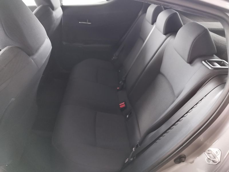 Toyota C-HR (2017) 1,2I,85KW,AUTOMAT,4X4,ALU,LED - fotka 15 z 34