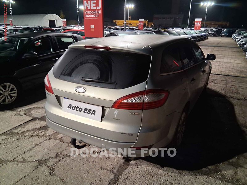 Ford Mondeo (2008) 2.2 TDCi, AC, TZ, park.čidla - fotka 2 z 3