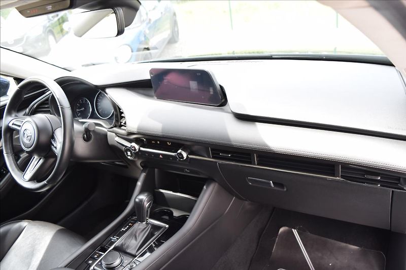 Mazda 3 2,0 i 90KW NÍZKÉ KM KUŽE ALU - fotka 22 z 55
