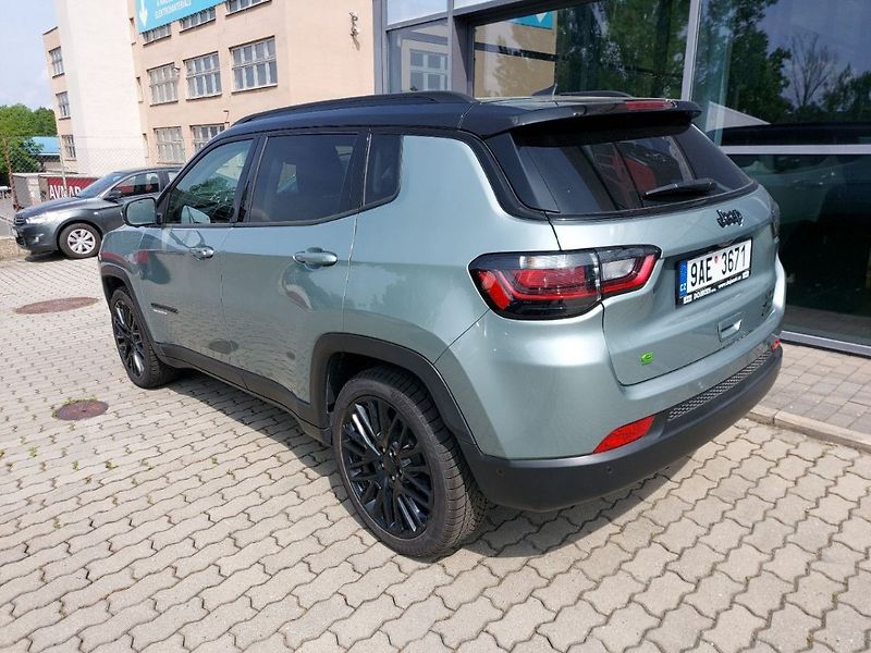 Jeep Compass 1.5 e-Hybrid aut. FWD Upland - fotka 5 z 8