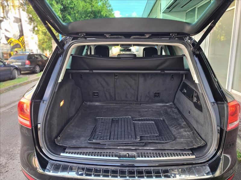 Volkswagen Touareg 4.2TDi*EXCLUSIVE*TAŽNÉ*KAM - fotka 12 z 45