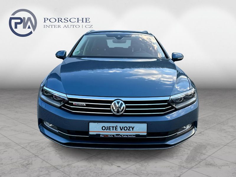 Volkswagen Passat 2,0 TDi 140kW HIGHLINE R-LINE - fotka 2 z 24