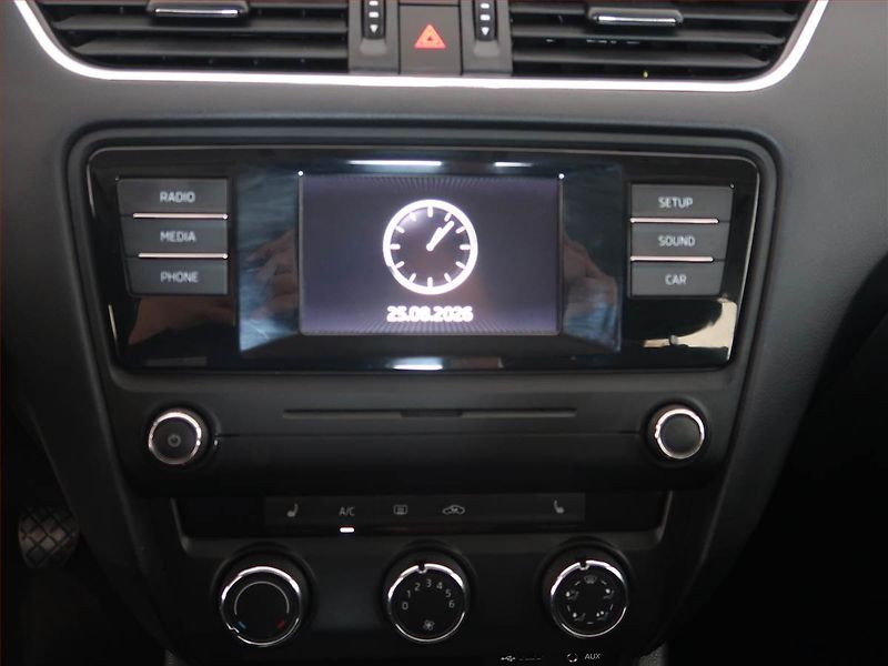 Škoda Octavia (2015) Ambition 1.6 TDI, Serv.kniha - fotka 12 z 14