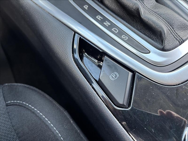 Ford S-MAX 2,0 TDCi 110 kW Titanium - fotka 41 z 45