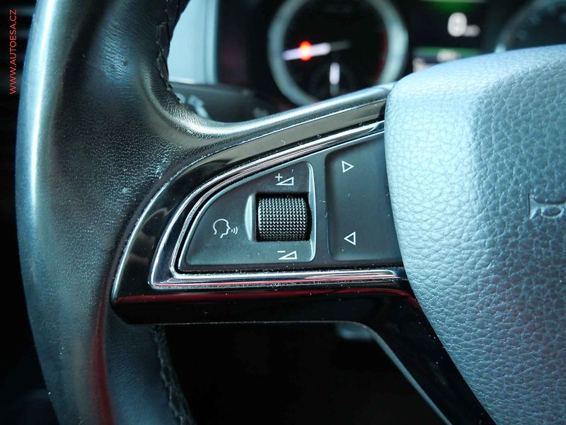 Škoda Karoq (2018) 1.5TSi, 1.maj,ČR, Style, LED - fotka 16 z 21