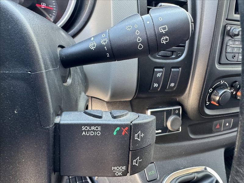 Renault Trafic 1,6 DCi 8míst WEBASTO tažné ČR - fotka 36 z 50