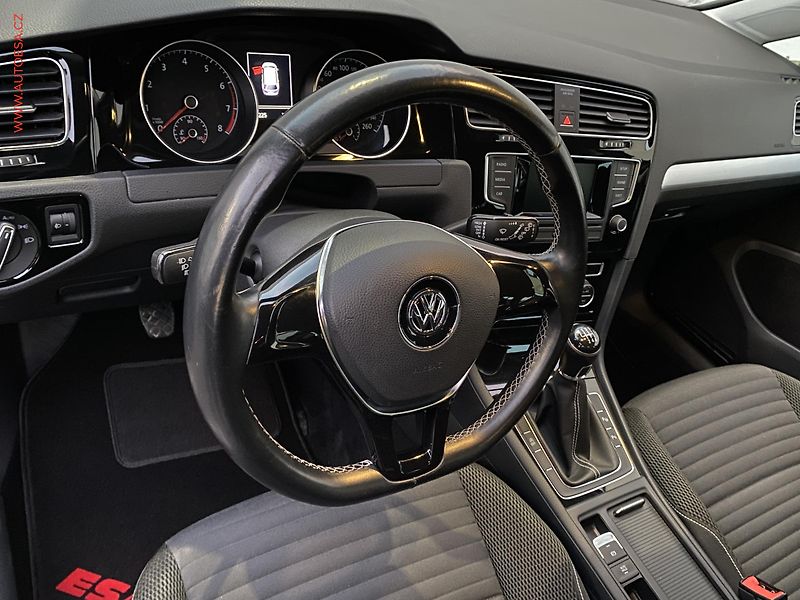 Volkswagen Golf (2014) 1.2 TSi, CUP, AC, park.čidla - fotka 12 z 17