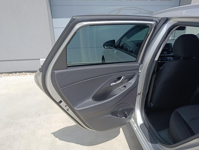 Hyundai i30 1.6CRDI 81kW ČR 1.MAJ DPH - fotka 28 z 32