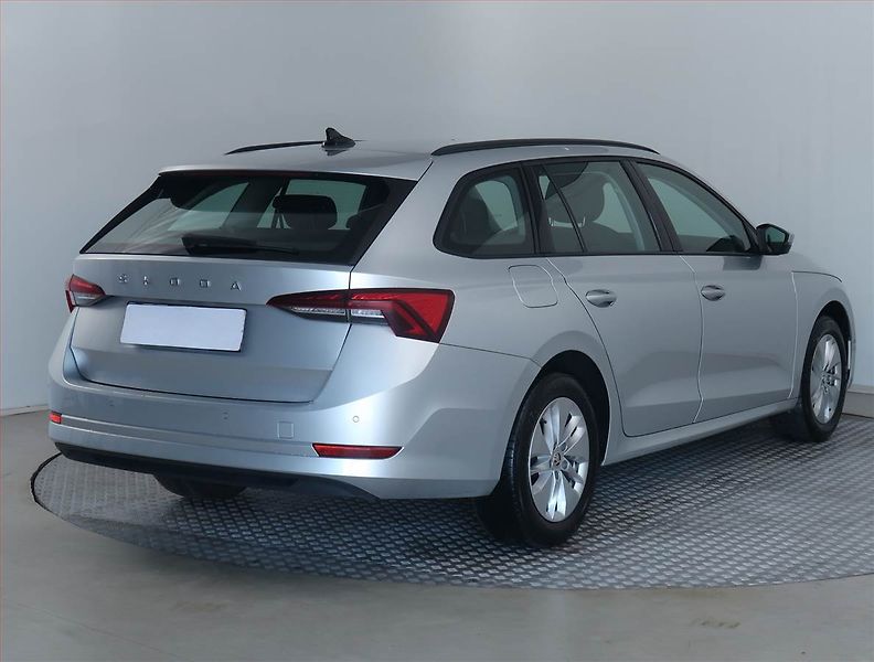 Škoda Octavia (2023) Ambition 2.0 TDI, ČR,1.maj - fotka 5 z 18