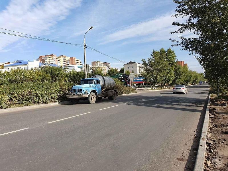 Na cestu po Rusku jsme si vybrali Toyotu Camry z roku 2005. Byla levná.
