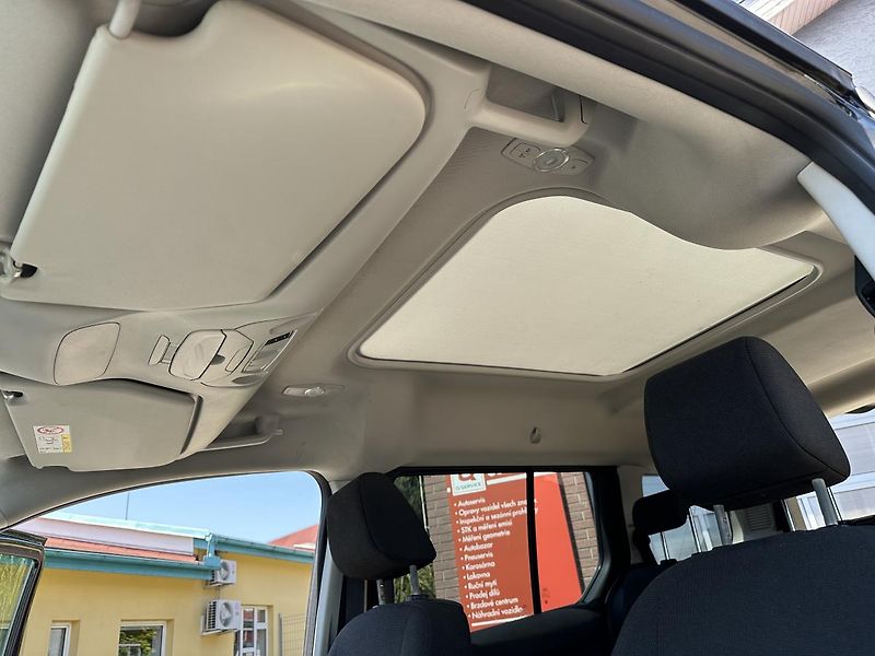 Ford Tourneo Connect (2015) GRAND - 7MÍST - L2 -DIGIKLIMA - fotka 34 z 61