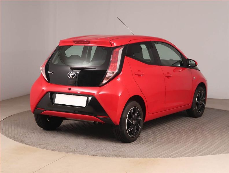 Toyota Aygo (2018) 1.0 VVT-i, Automat, Serv.kniha - fotka 5 z 17