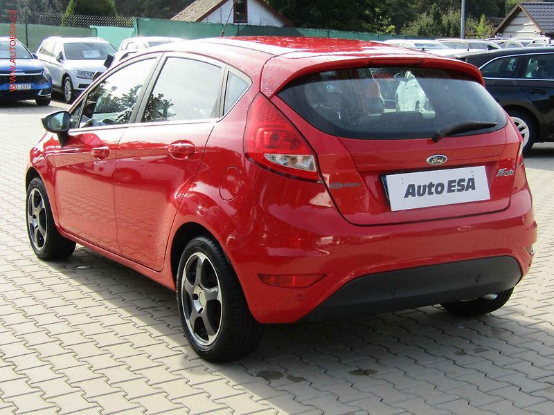 Ford Fiesta (2011) 1.4i, 1.maj,ČR, AC, park. - fotka 6 z 16