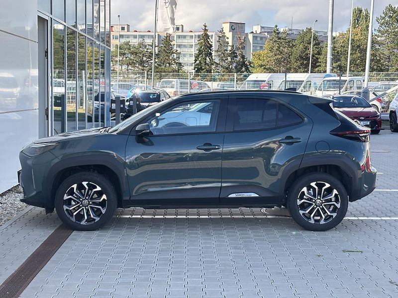 Toyota Yaris Cross (2025) STYLE 1,5 HEV 130k AT - fotka 12 z 14