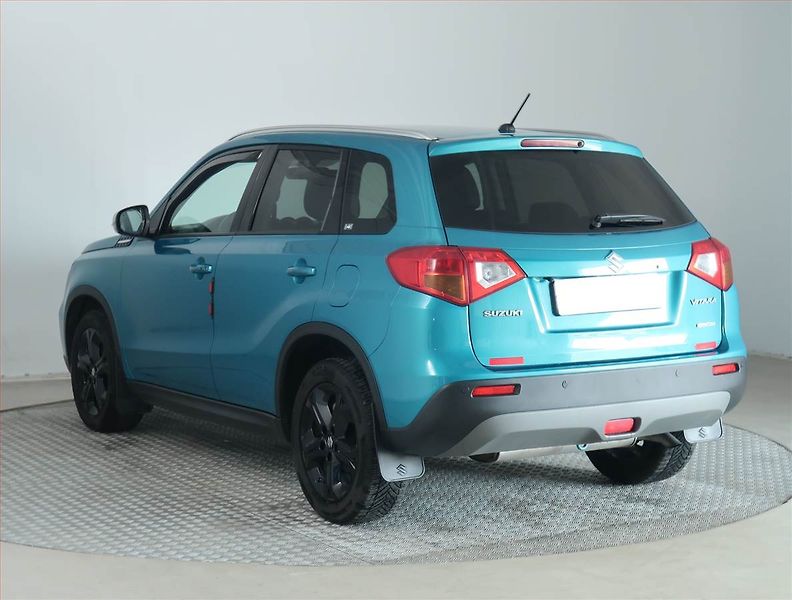 Suzuki Vitara (2017) 1.4 BoosterJet, 4X4 - fotka 4 z 19