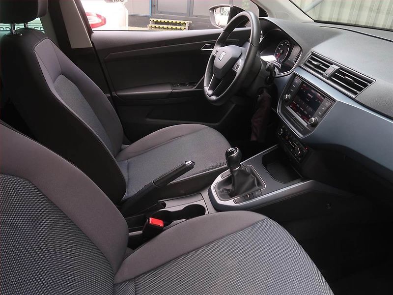 Seat Arona (2019) 1.0 TSI, Tempomat - fotka 9 z 17