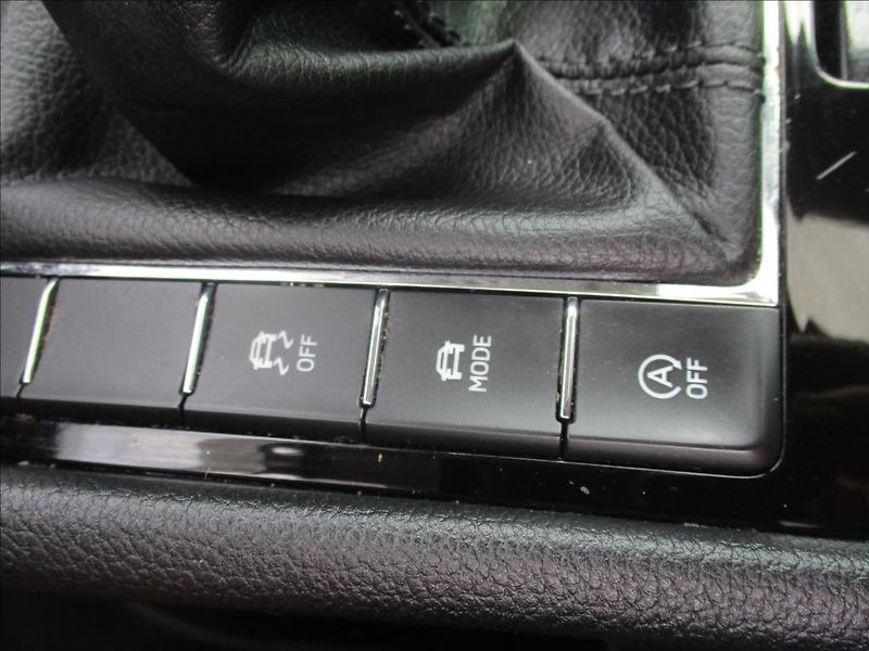 Škoda Superb 2,0 TDi,L&K,PANORAMA,DPH,CZ, - fotka 33 z 50