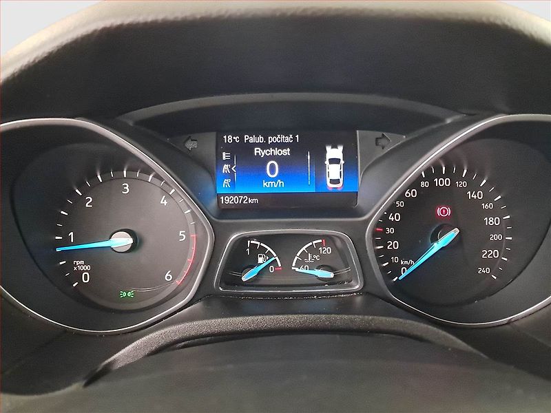Ford Focus (2015) 1.5 TDCi, Navi, Tempomat - fotka 11 z 19