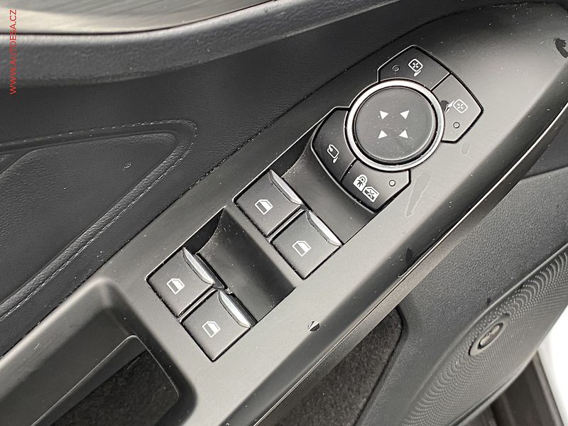 Ford Focus (2021) 2.0 TDCi, Titanium, AT, LED - fotka 11 z 20
