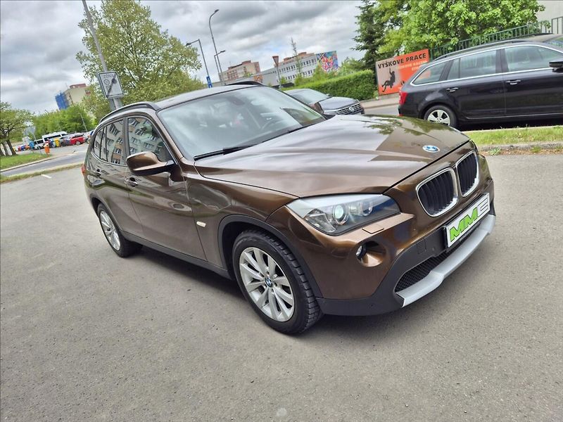 BMW X1 xDrive 20d AT*nove ROZVODY - fotka 3 z 25