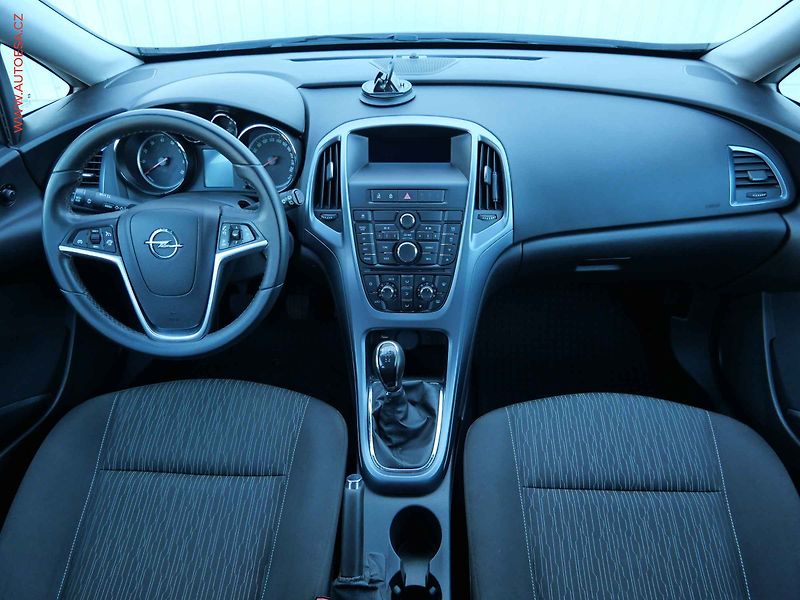 Opel Astra (2013) 1.4i, ČR, AC, temp - fotka 8 z 16