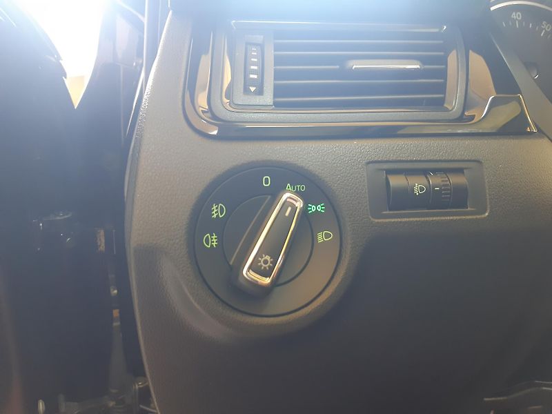 Škoda Rapid 1.2 TSI DIGIKLIMA zadáno !!! - fotka 18 z 26