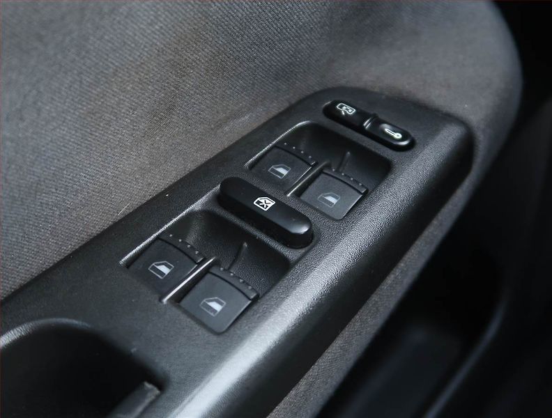 Škoda Octavia (2002) 1.9 TDI, po STK, Klima - fotka 15 z 16