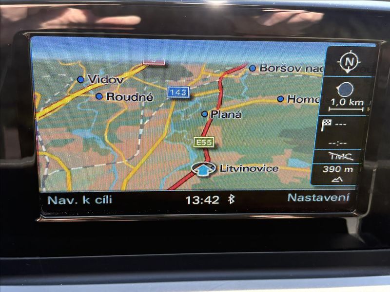 Audi Q3 2,0 TDi 103kW Xenon,Výhřev,Nav - fotka 16 z 33
