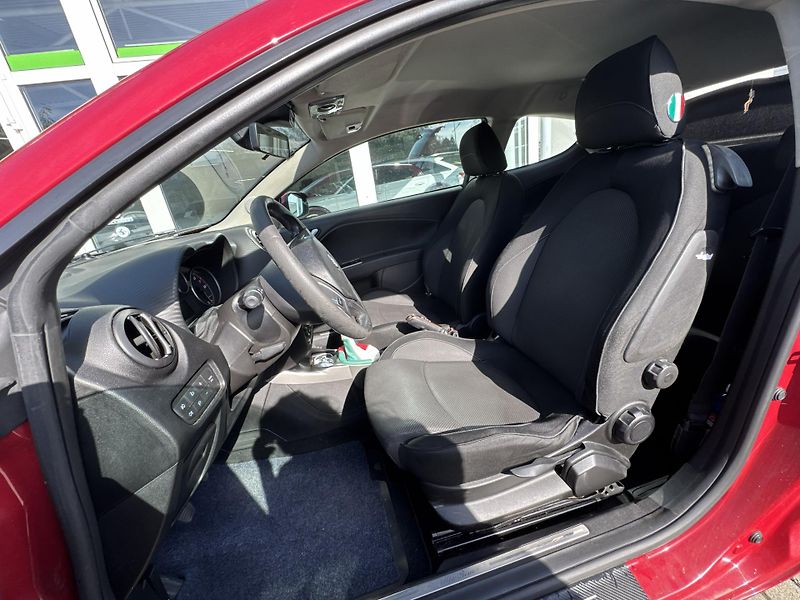 Alfa Romeo MiTo 1,4T - fotka 11 z 24
