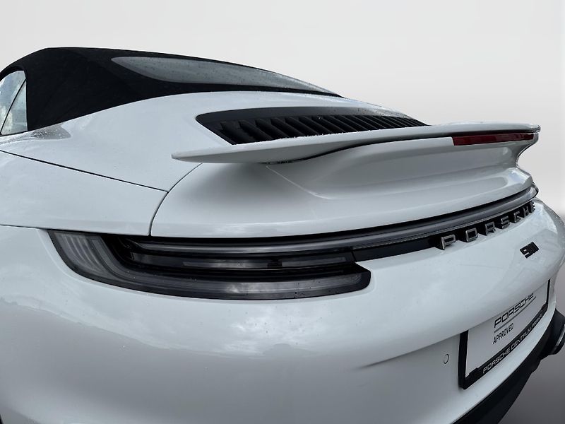 Porsche 911 Turbo S Cabriolet - fotka 12 z 28