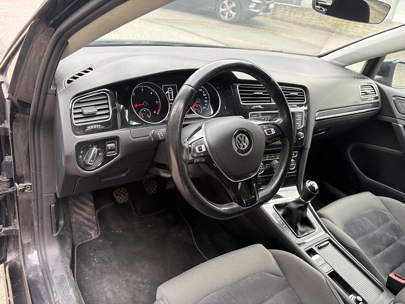 Volkswagen Golf (2017) kombi 2,0TDI Bluemotion - fotka 14 z 23