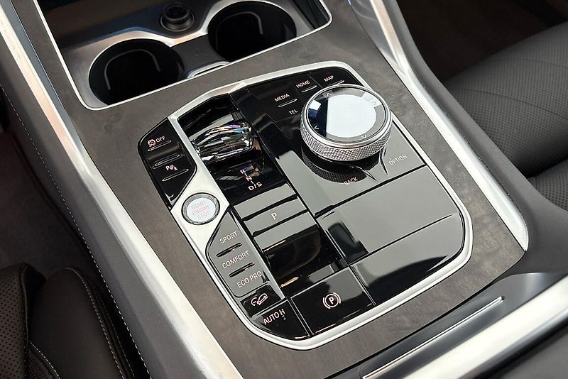 BMW X6 xDrive40d - fotka 23 z 26
