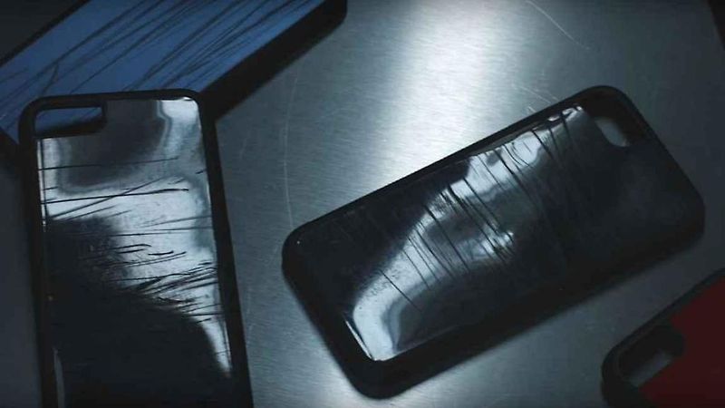 Kryty Volkswagen Crashed Case pro iPhone 8.