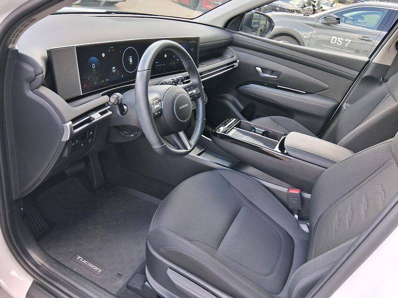 Hyundai Tucson STYLE 1.6 T-GDi HEV 4x4 158 kW - fotka 10 z 32