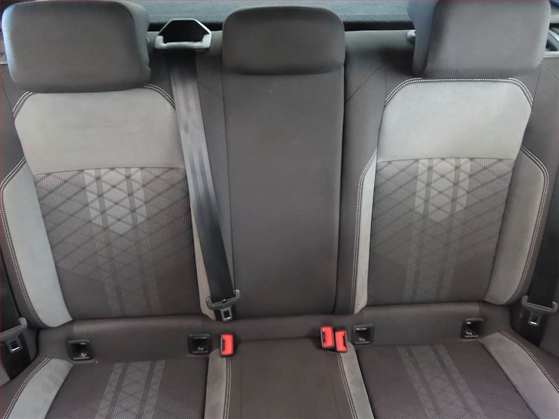 Volkswagen Taigo (2022) R-Line 1.5 TSI - fotka 10 z 14
