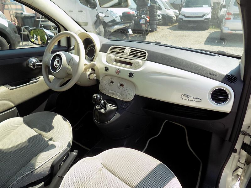 Fiat 500 1,2I 51 KW LOUNGE AUTOKLIMA - fotka 28 z 42